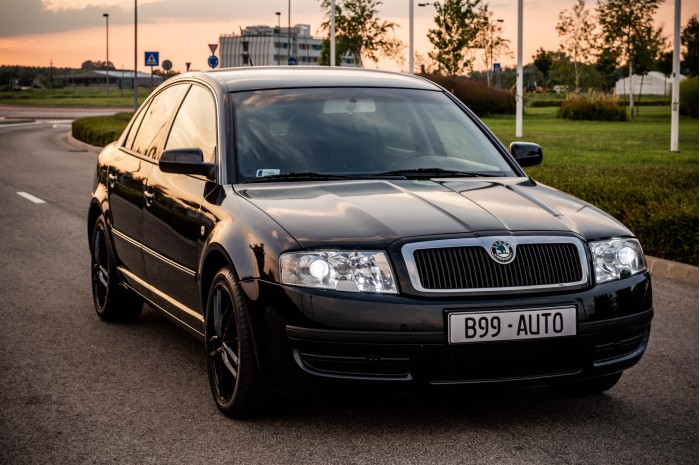 Skoda Superb 1 (2002-2008) első lámpa szett HALOGÉN lámpához