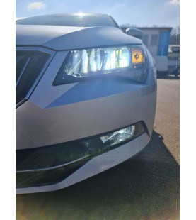 Skoda Superb 3 első LED szett halogén lámpás modellhez